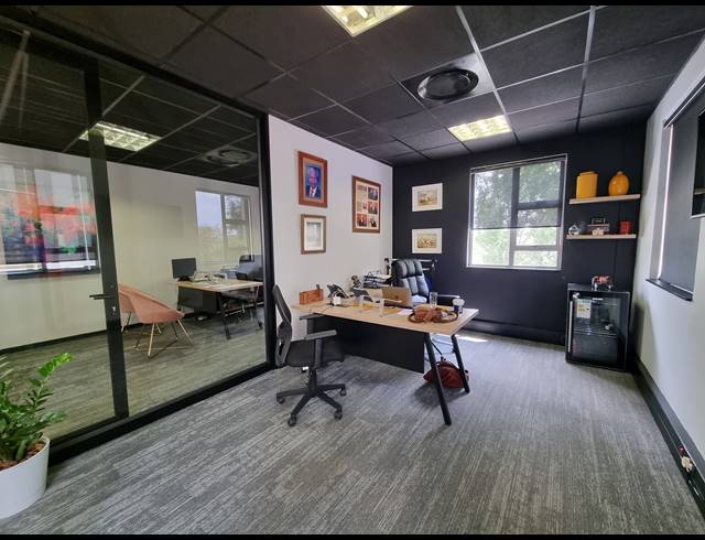 585M² OFFICE FOR SALE IN LONEHILL